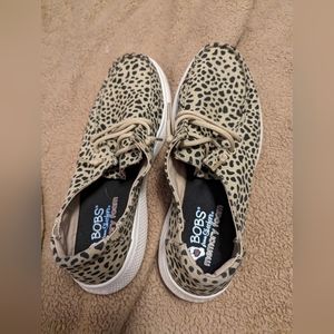 Women's slip on shoes